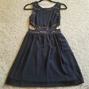 💚Elegant black dress with lacey bodice💚